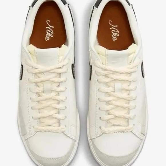 Nike Blazer Low Platform - Picture 2 of 8